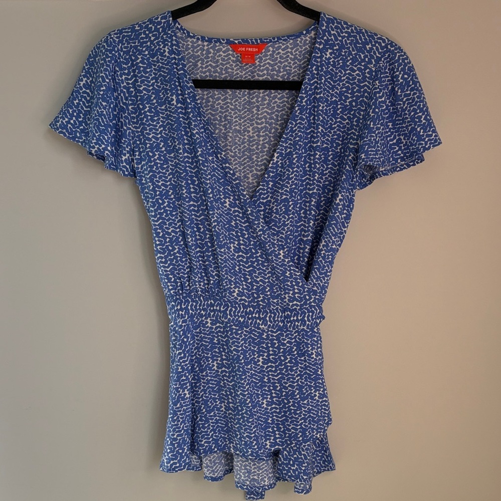 ❤️‍🔥4/$20 Joe Fresh Blue Patterned Wrap Blouse❤️‍🔥